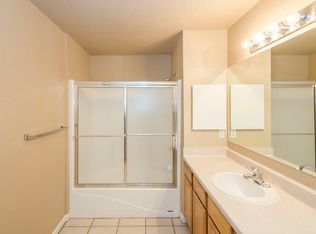 7933 N Flintlock Rd APT J, Kansas City, MO 64158