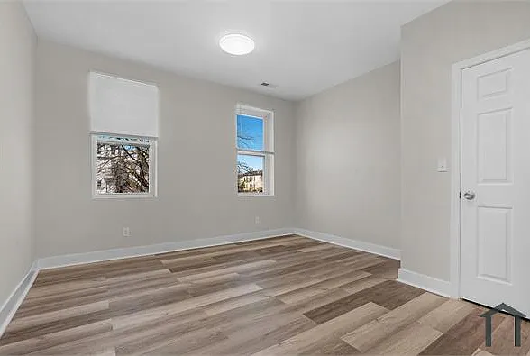 2533 Christian St — Photo 12
