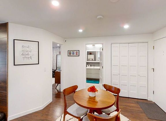 4th image of 2317 N Neva Ave APT 405