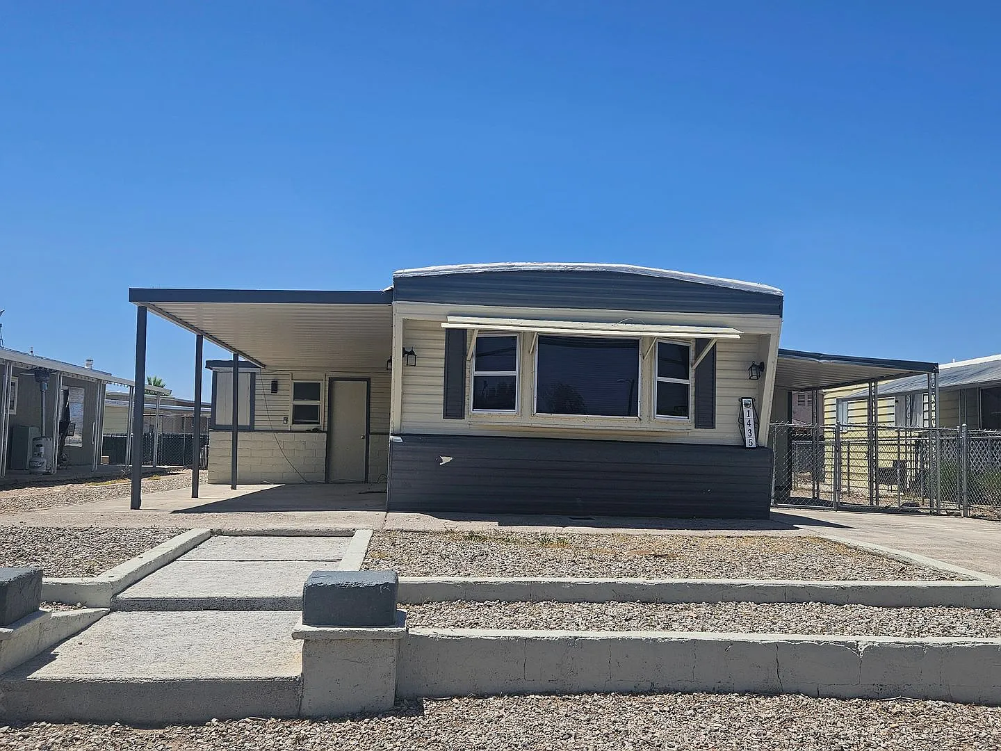 3 bed/2bath Mobile Home Walking Distance to the Colorado River! — Photo 2