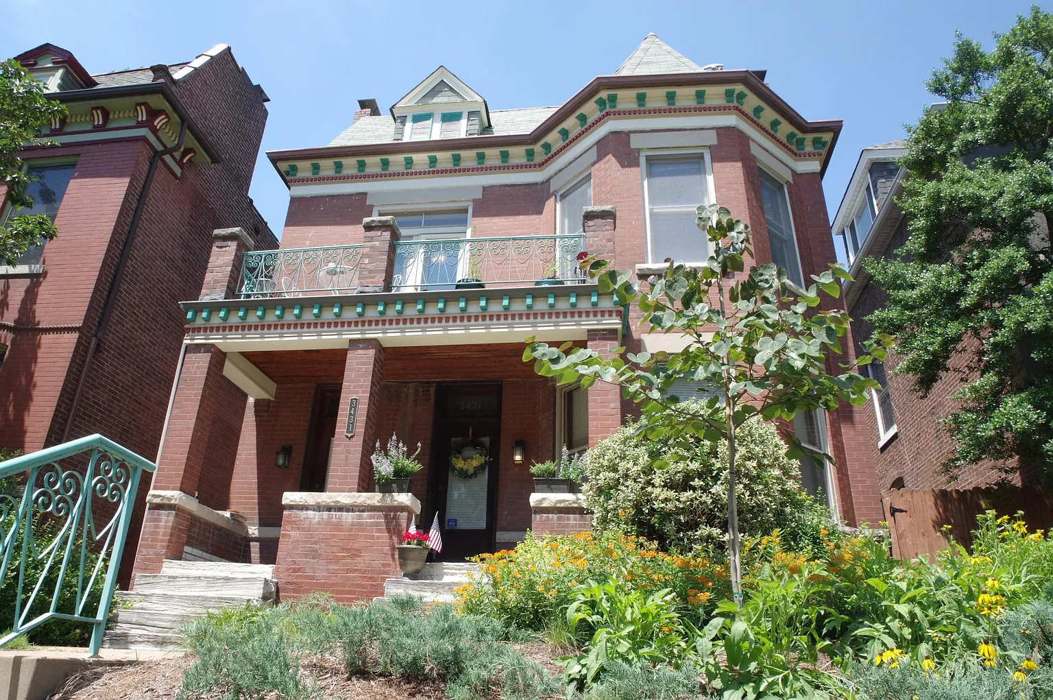 3431 Pestalozzi St photo 1