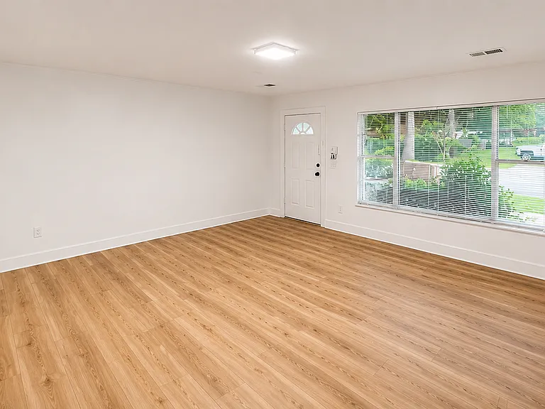609 Cox St — Photo 3
