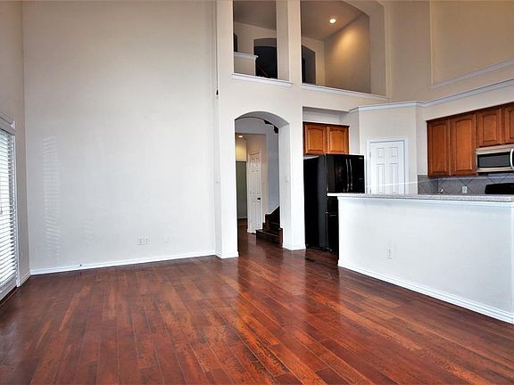 4th image of 2140 Broadstone Dr