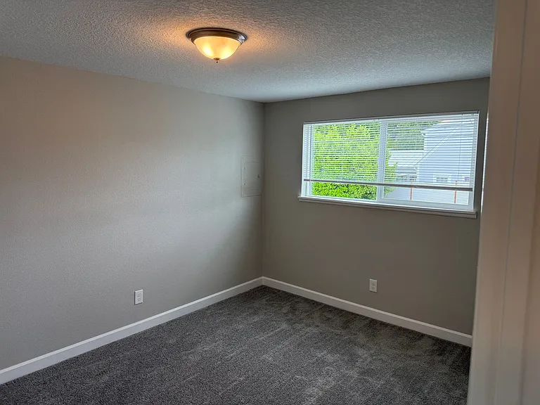 MAC CITY APARTMENTS — Photo 27