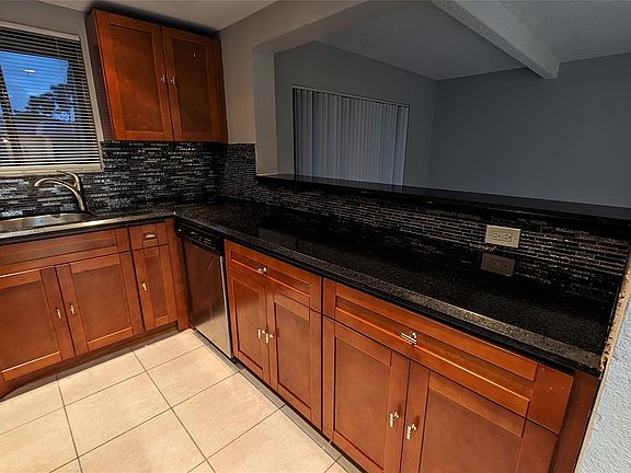 4th image of 1005 S Flagler Avenue #819
