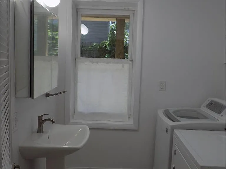 47 W Goepp St — Photo 11