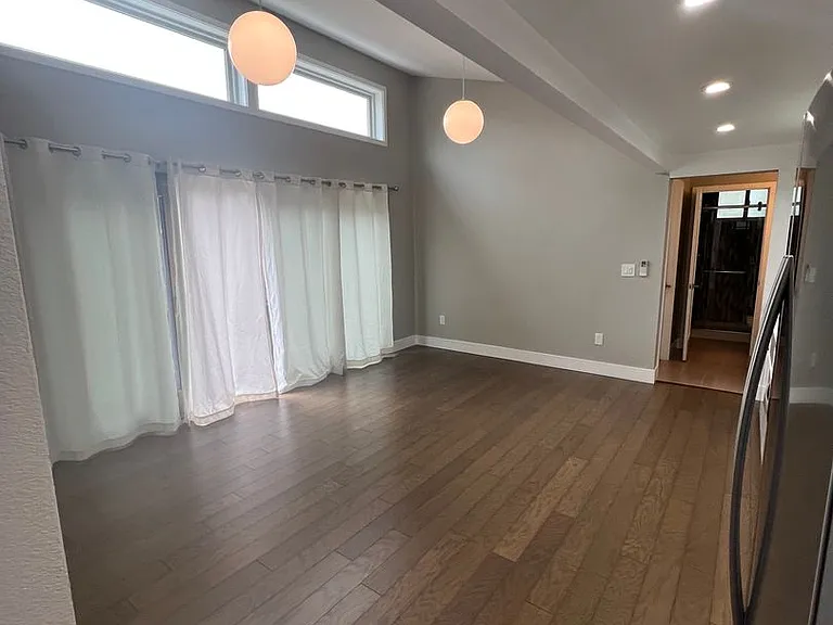 2 bed/2 bath charming TINY house in Concord — Photo 7