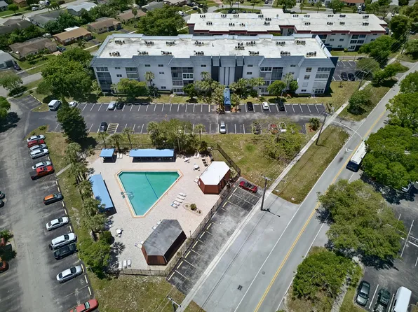 4770 NW 21st Street #412, Lauderhill, FL 33313