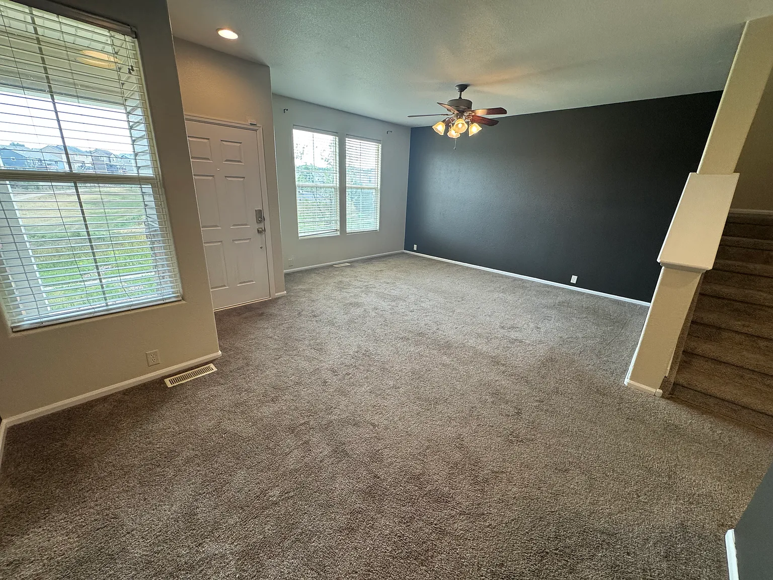 3 bed, 2.5 bath, 1486 sqft, $2,050 — Photo 2