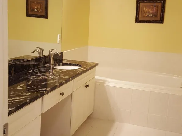 80 Tennyson Rd, East Windsor, NJ 08520