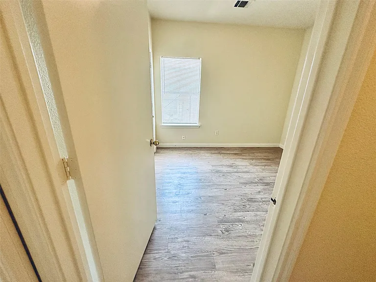 2873 Southampton Way #B — Photo 32