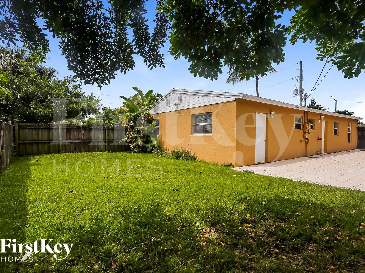 3 bed, 2.0 bath, 1416 sqft, $3,100 — Photo 2