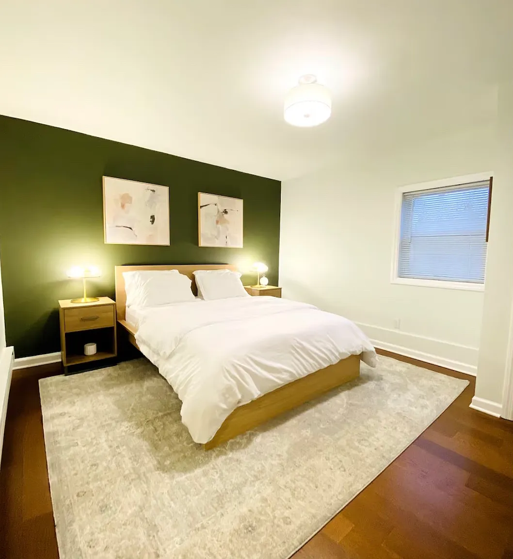3 Leslie St — Photo 2