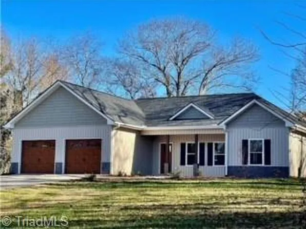 110 Pineland Ave, Jonesville, NC 28642