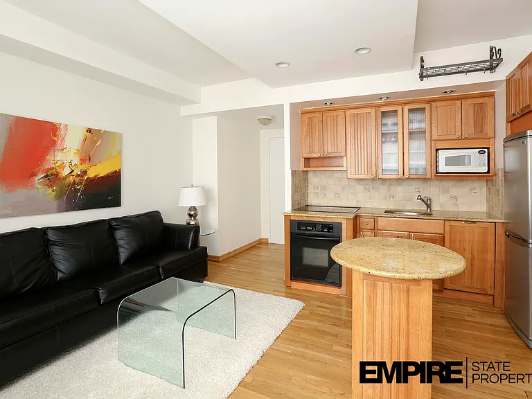 150 W 51st St #1530 — Photo 3