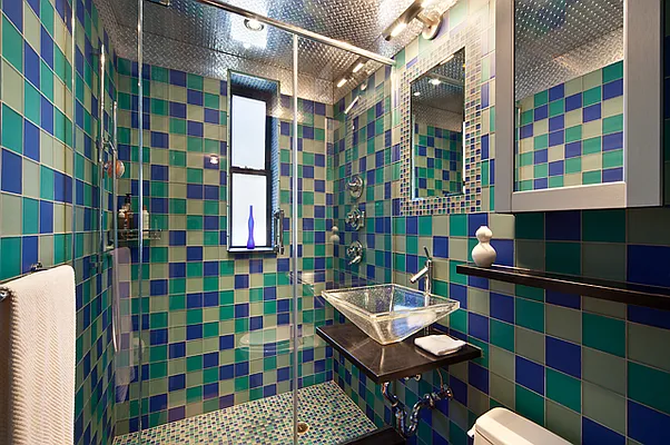 Rented by CORE | media 13