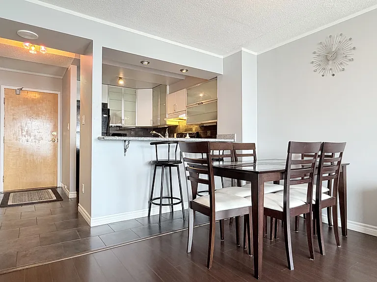 515 Riverside Dr W #703 — Photo 7