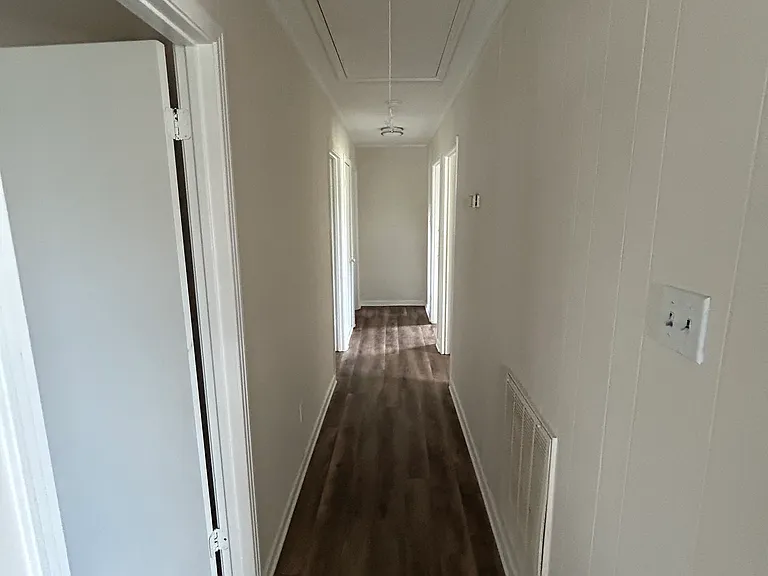 815 Peeler Rd — Photo 2