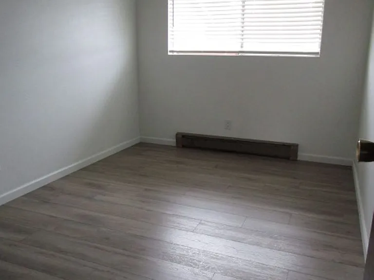 1114 Fidalgo St — Photo 10