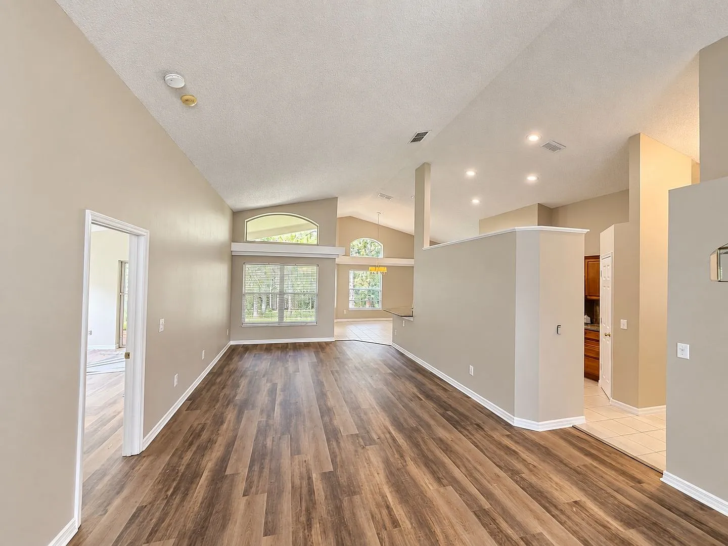 Great 4/2 Rental in East Orlando and Waterford Lakes — Photo 4