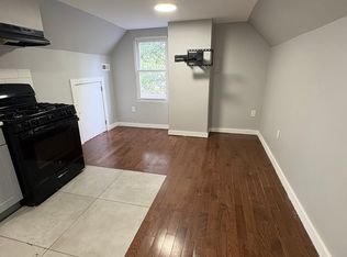 736 S 15th St #3, Newark, NJ 07103