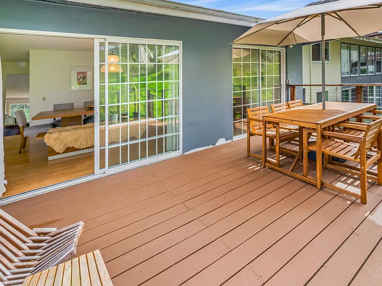 2440 Erin Pl — Photo 12