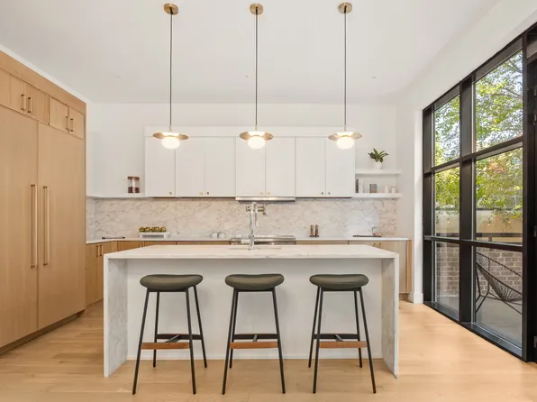 24 Belvedere Street image 5 of 27