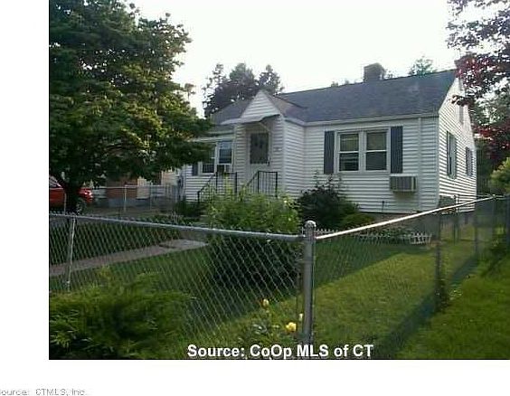 2nd image of 79 Roger St