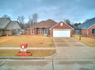 635 W Geronimo Way, Mustang, OK 73064