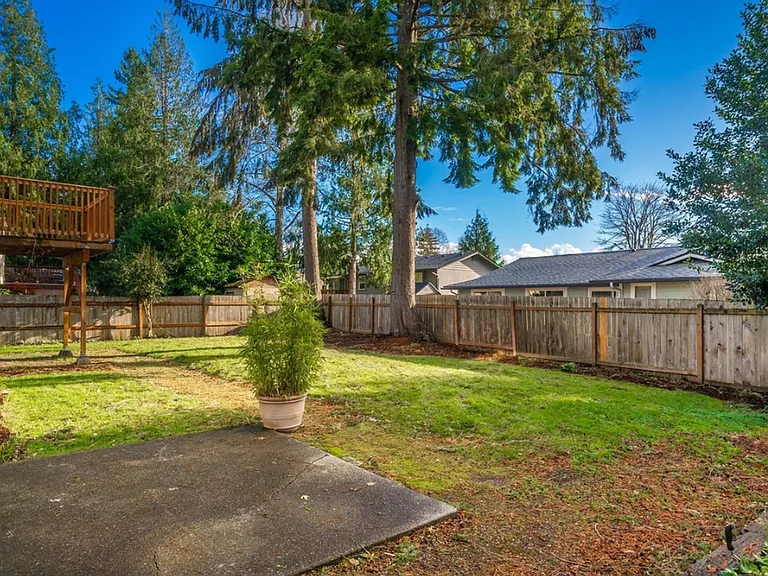 22037 SE 269th St — Photo 22