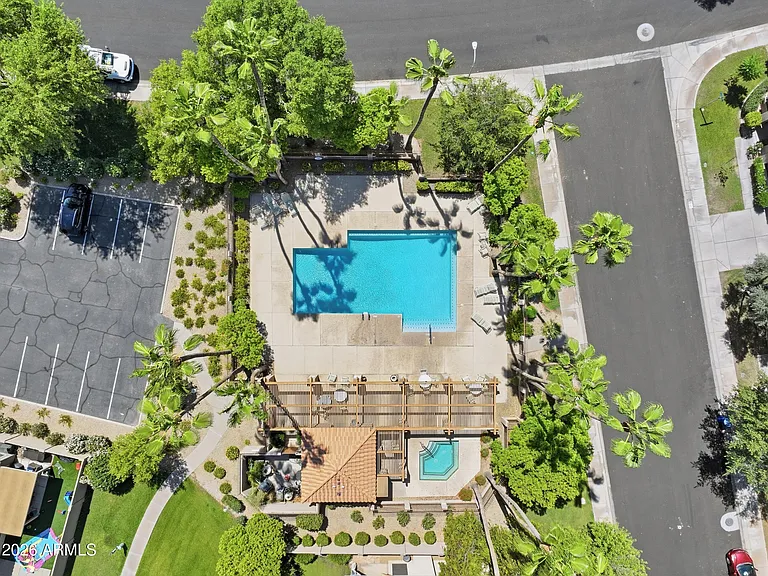 225 W Vera Ln — Photo 25