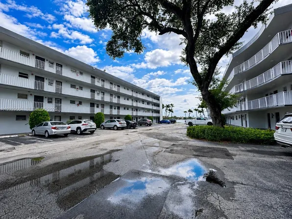 447 NE 195th St APT 115, Miami, FL 33179