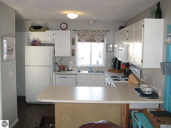3rd image of 3809 Vale Dr