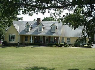 975 Gandys Cove Rd, Falkville, AL 35622