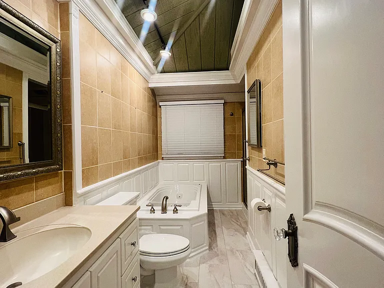 2 Kent Pl — Photo 11