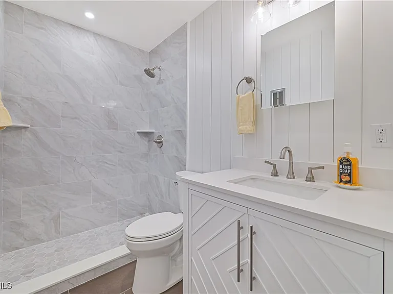 223 3rd Ave S #223 — Photo 15