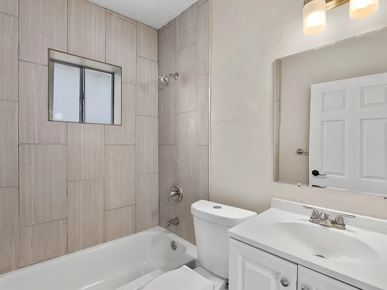 425 N 13th Pl #1311-E — Photo 13