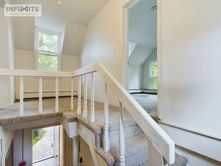 1439 W Babcock St #2 — Photo 3