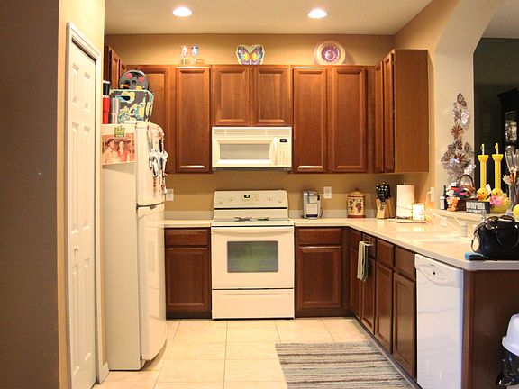 3rd image of 9410 Georgian Park Ln APT 107