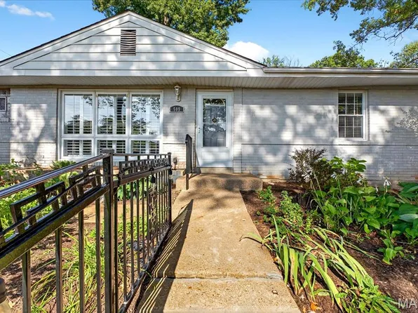 509 Kingdel Dr, Saint Louis, MO 63124