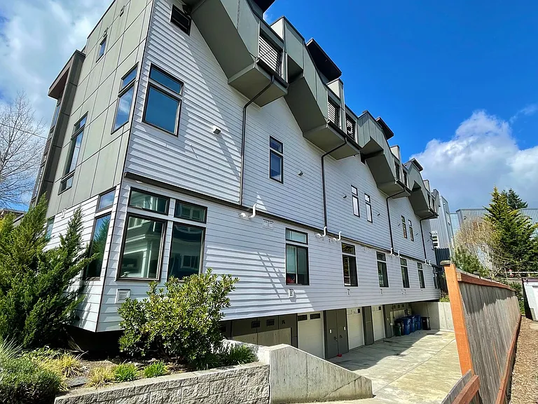 4800 Stone Ave N #D — Photo 16