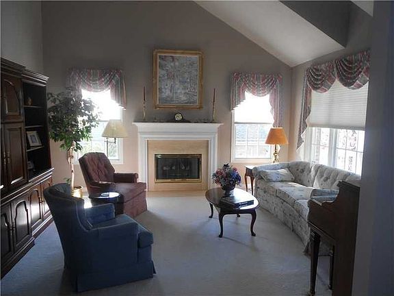 4th image of 8108 Palomino Dr