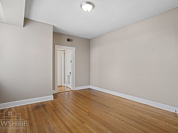 3rd image of 144 W Henry St #31407BA84