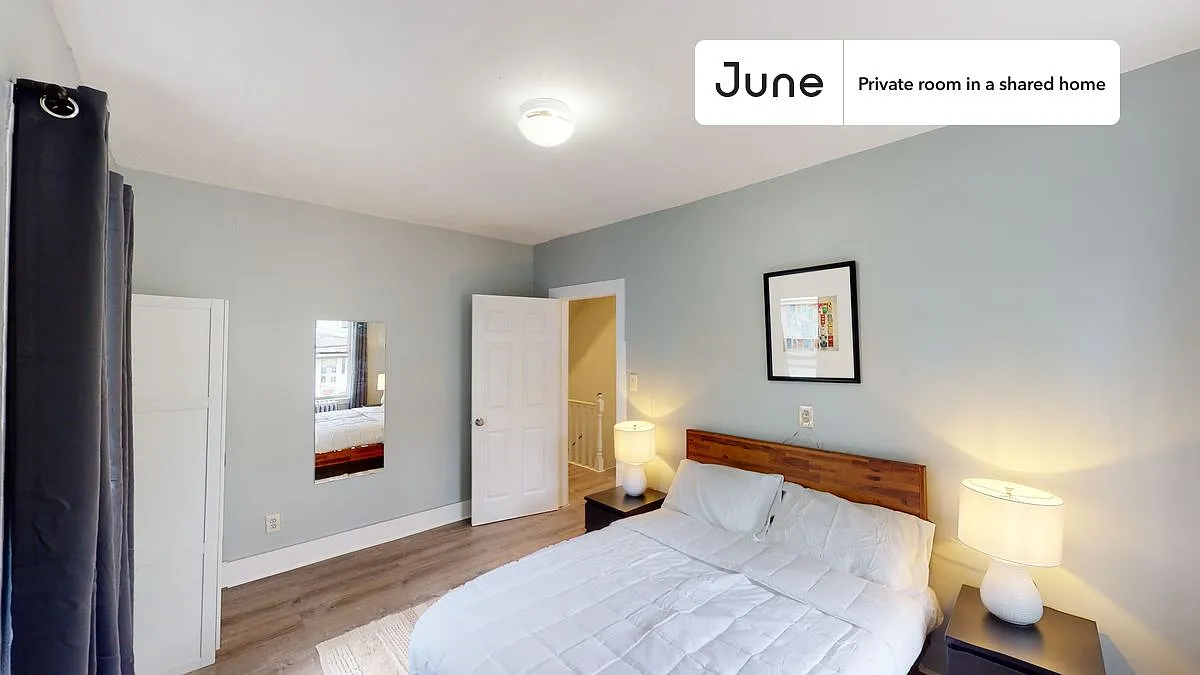 Full bedroom in 7 bed/2 bath home in Allston #1505 E — Photo 4