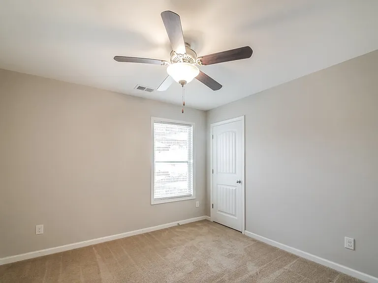 314 Lenore Ct — Photo 13
