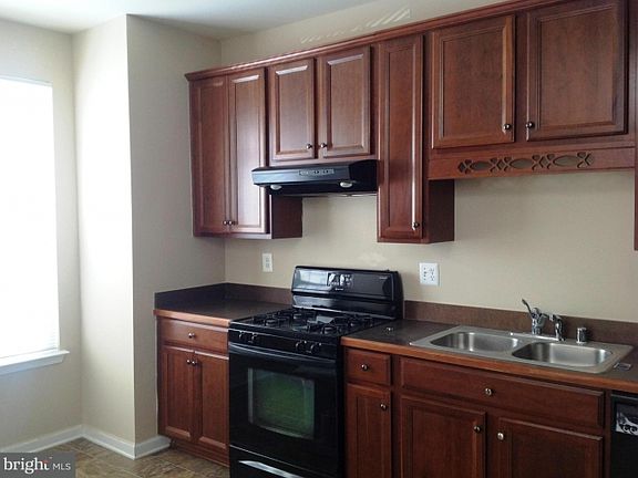 2nd image of 105 Berwick Ln