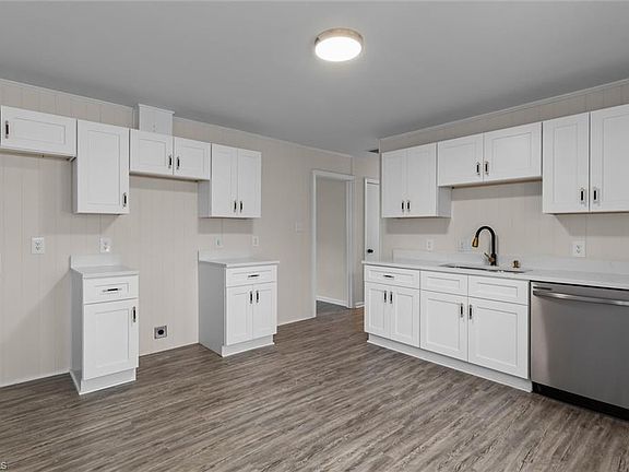 4th image of 3909 Kipling Dr