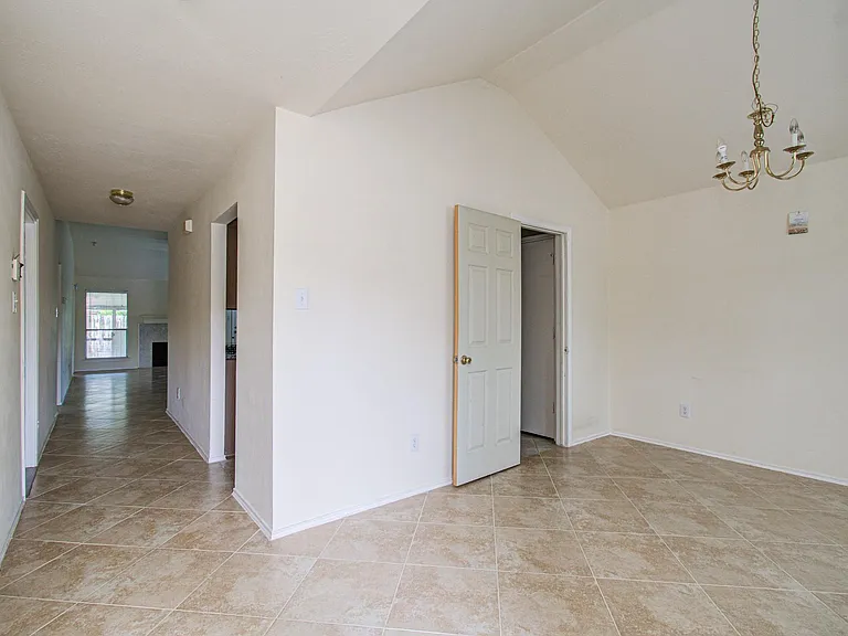 11714 Sweet Willow Ct — Photo 4
