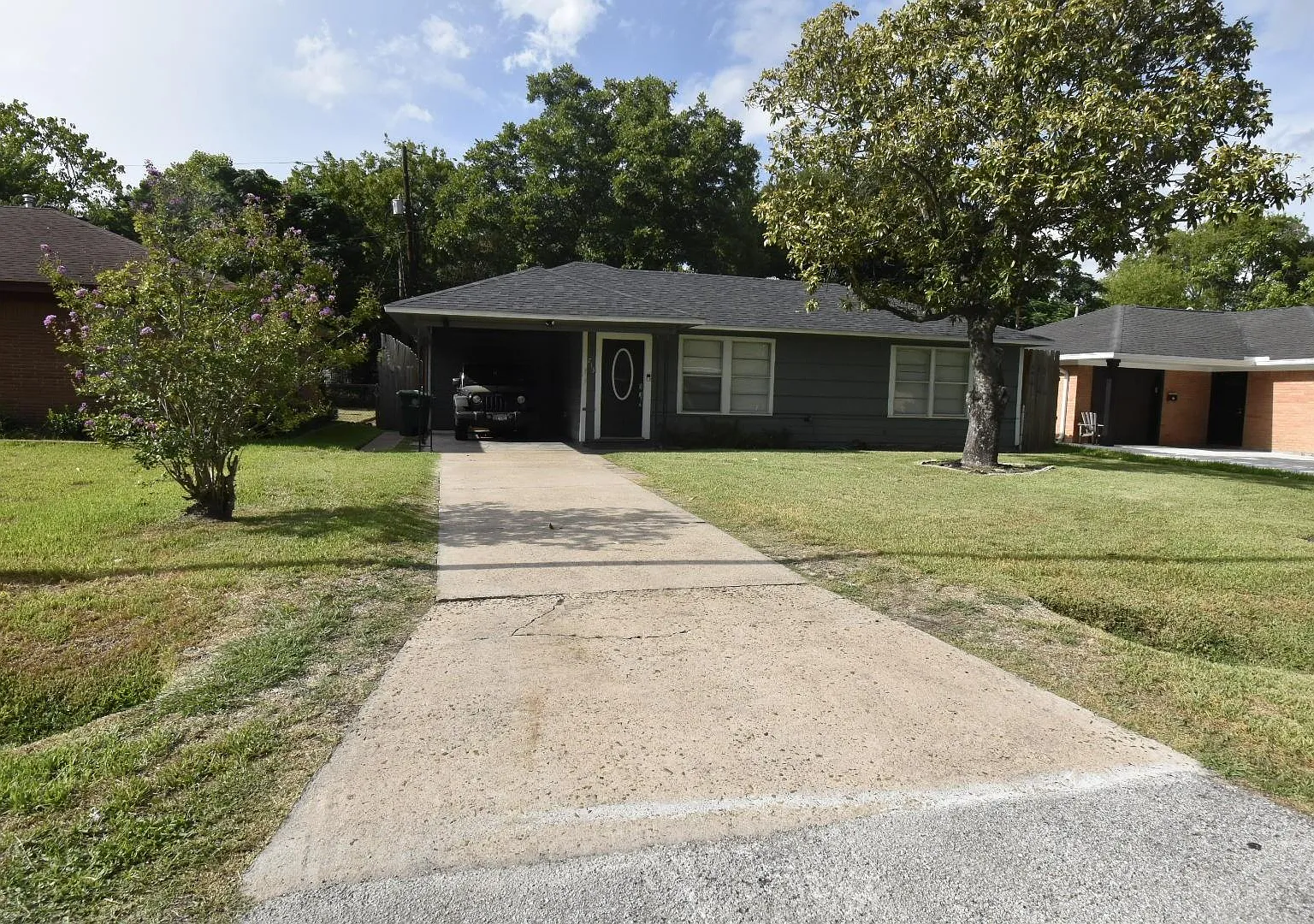 3 bed, 2.0 bath, 1190 sqft, $1,850 — Photo 2