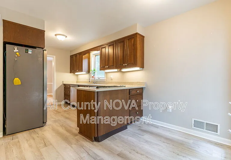 4126 Lenox Dr — Photo 7